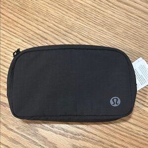 Lululemon everywhere belt bag mini